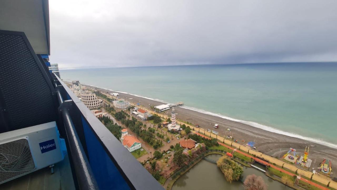Downtown Centre In Batumi Aparthotel Orbi City In Batumi Exterior photo