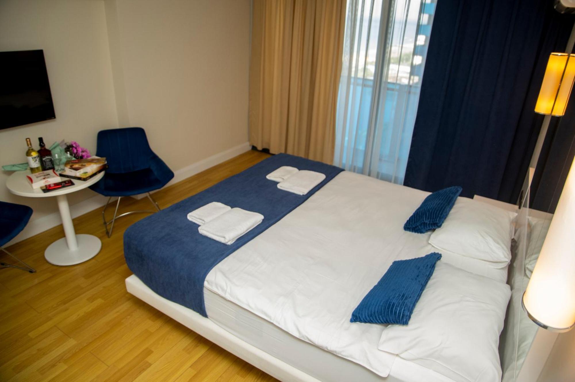 Downtown Centre In Batumi Aparthotel Orbi City In Batumi Exterior photo