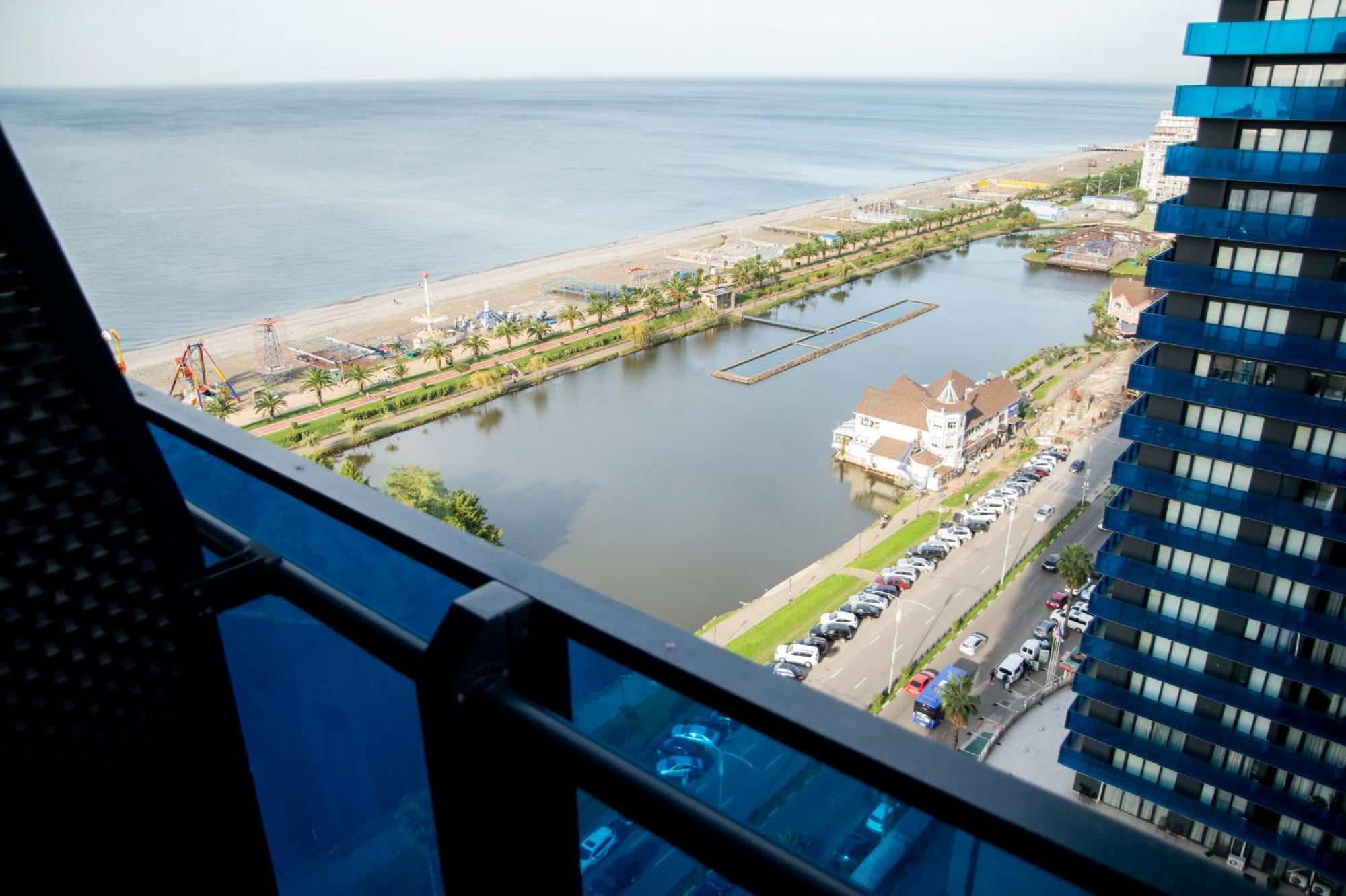 Downtown Centre In Batumi Aparthotel Orbi City In Batumi Exterior photo