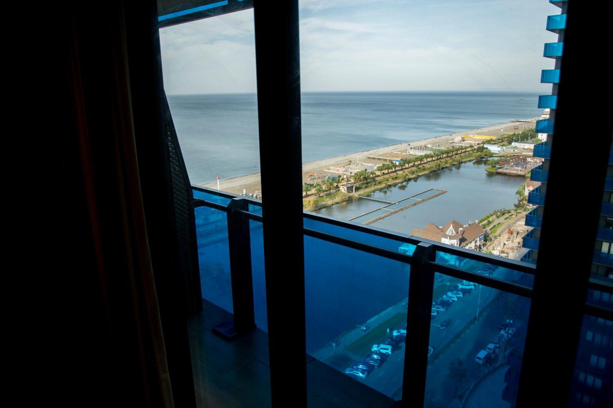 Downtown Centre In Batumi Aparthotel Orbi City In Batumi Exterior photo