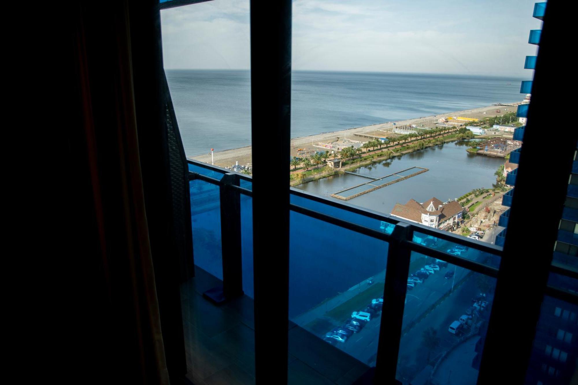 Downtown Centre In Batumi Aparthotel Orbi City In Batumi Exterior photo